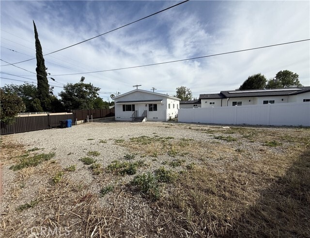 Foto del edificio - 9132 Balcom Ave