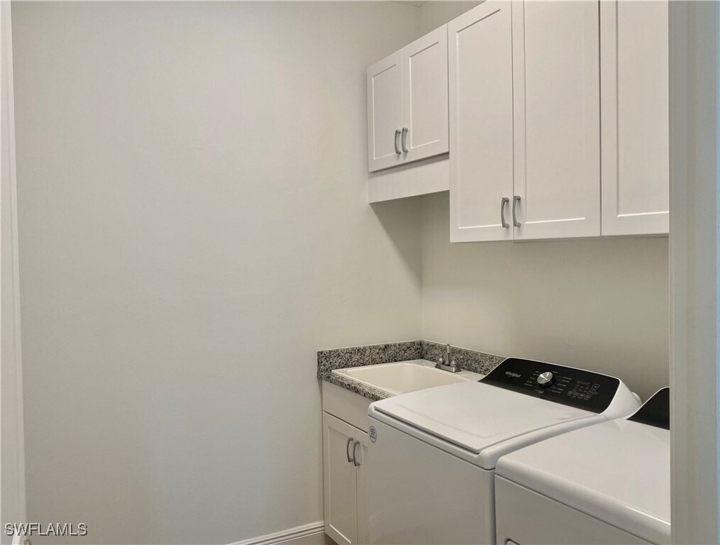 Building Photo - 9046 Montserrat Dr