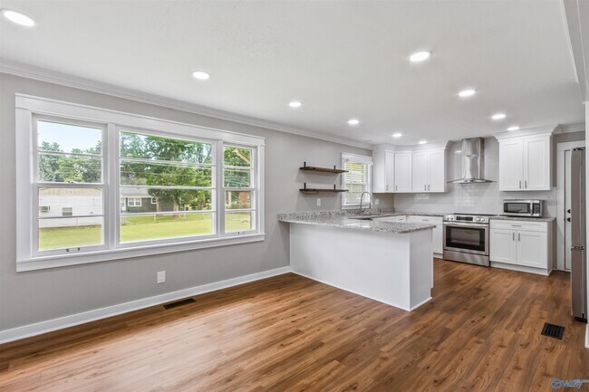 Foto del edificio - 4301 Richardson Dr NW