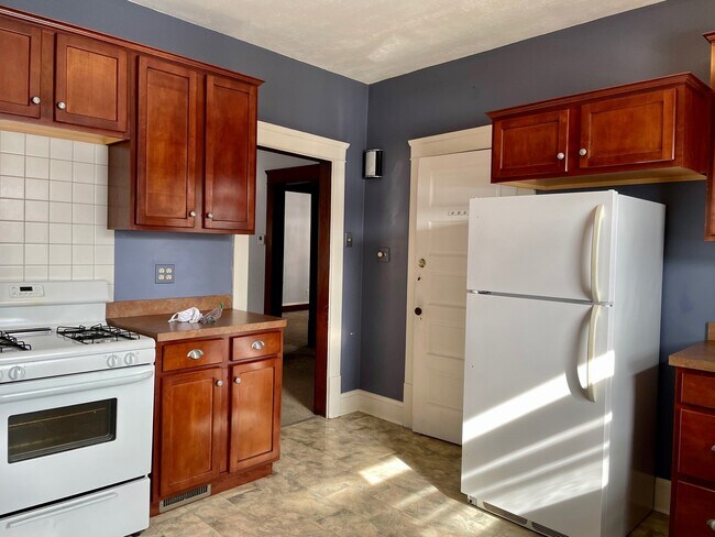 Kitchen 2 - 1080 Jefferson Ave