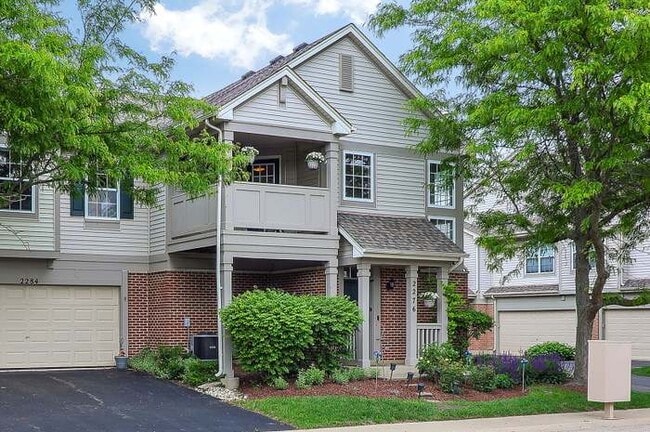 Building Photo - 2276 Vanderbilt Dr