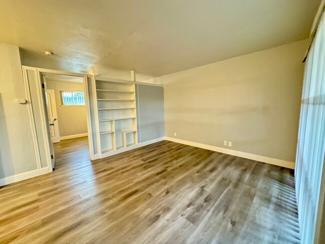 Building Photo - Sunset Crossing