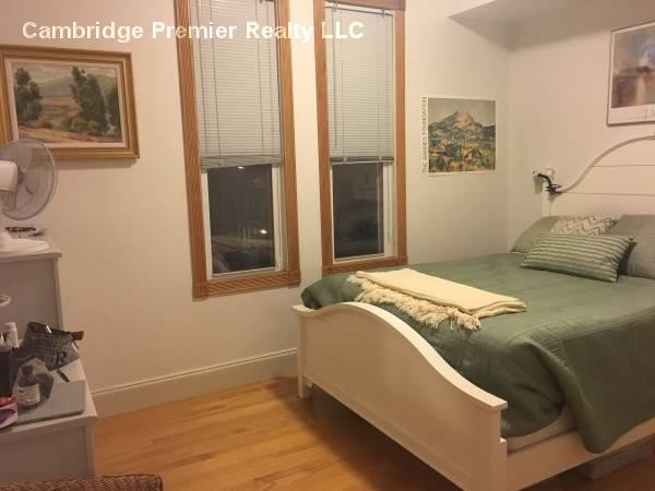Primary Photo - 183 Columbia St