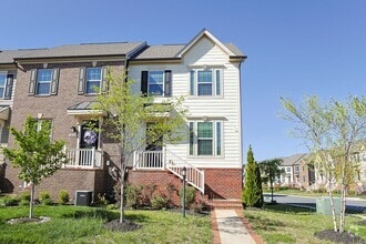 Building Photo - 18086 Red Cedar Rd