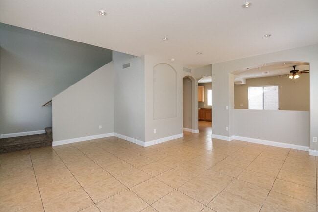 Foto del edificio - 2027 S 87th Pl