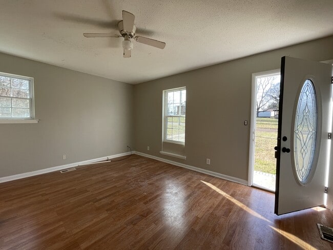 Foto del edificio - 4002 Offutt Ct NW