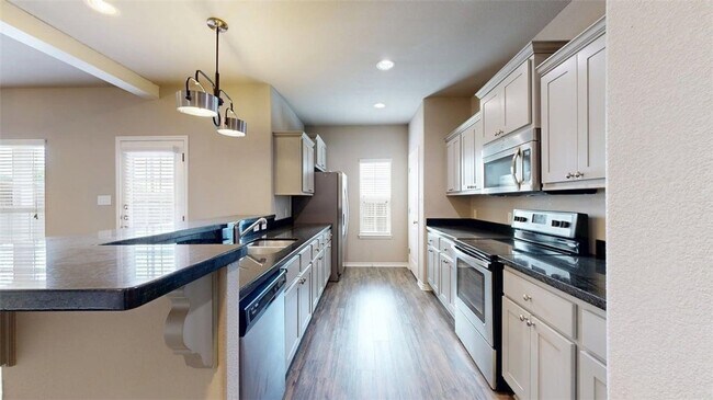 Foto del edificio - 3519 Summerway Dr