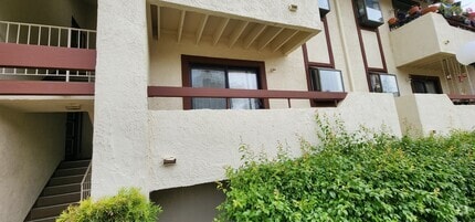 Building Photo - 18085 Sundowner Way