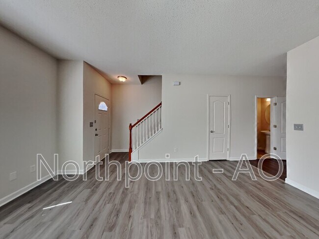 Building Photo - 8646 Thomas Ln