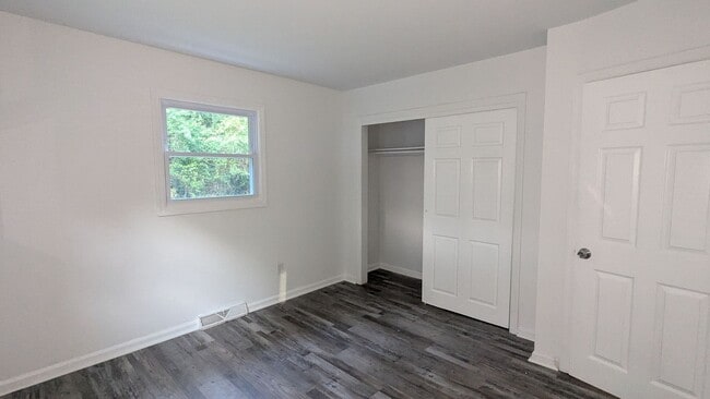 Foto del edificio - 3 bedroom, 1 bathroom home ready for move in!