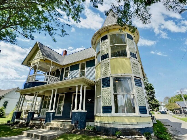 Building Photo - 514 W Kirkwood Ave