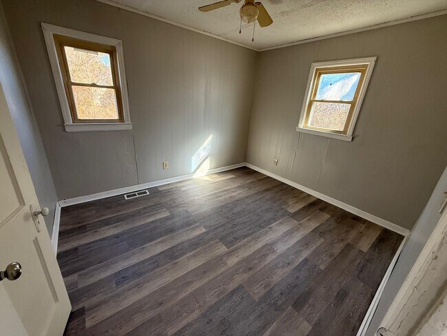 Building Photo - 2405 Fala St