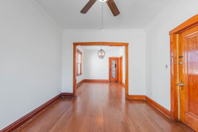 living & dining room - 1217 S 51st Ct