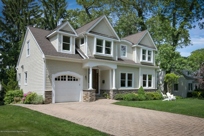 Building Photo - 3 Oakwood Ln