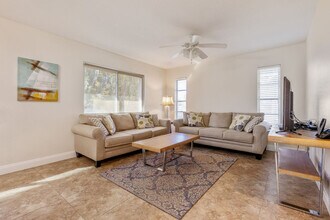Building Photo - 427 Bellini Cir
