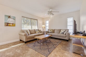 Building Photo - 427 Bellini Cir