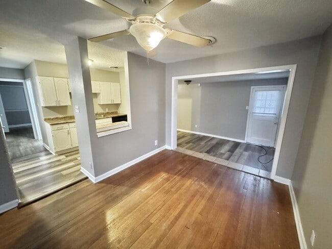 Building Photo - 3588 Hendricks Ave