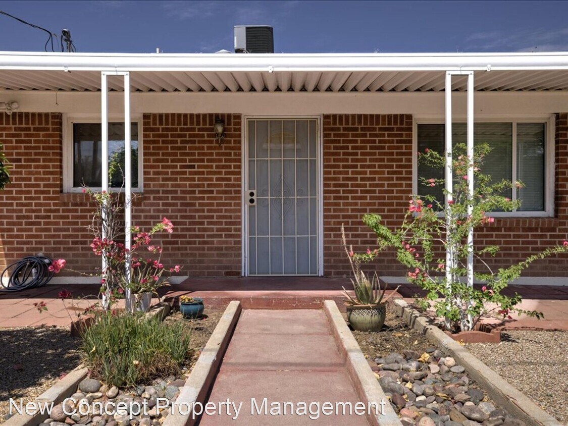 Primary Photo - 2 br, 1 bath House - 3351 N Los Altos Ave.
