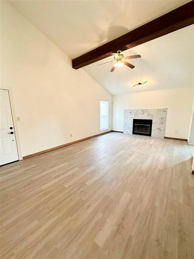 Foto del edificio - 7131 NW Birch Pl