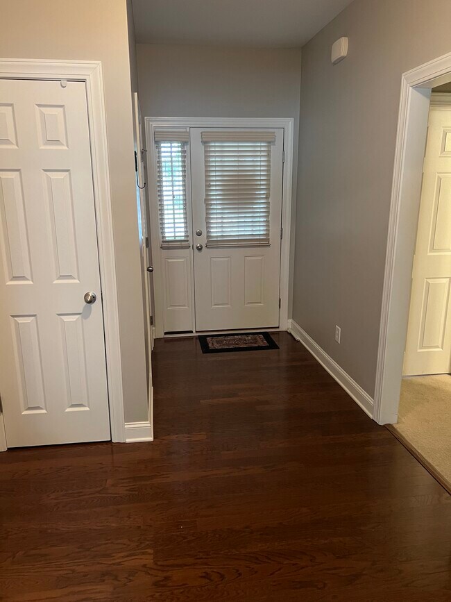 Building Photo - 4021 Bluebill Dr