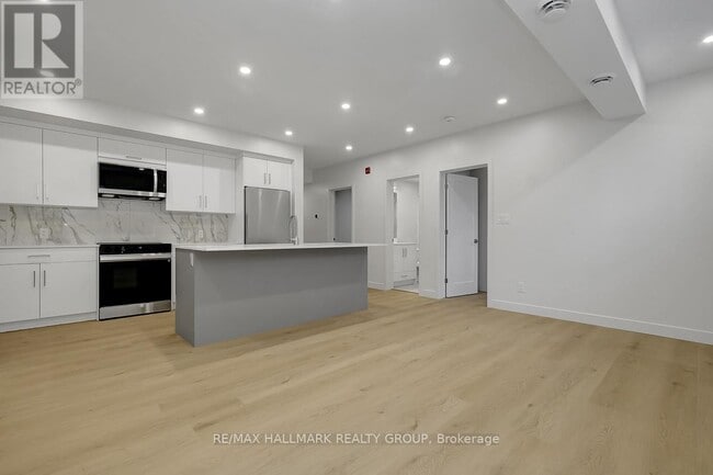 Photo du bâtiment - 199 Columbus Ave