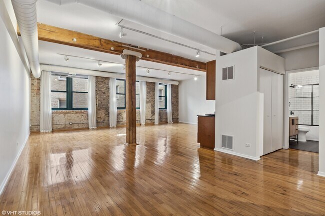 Building Photo - 515 N Noble St