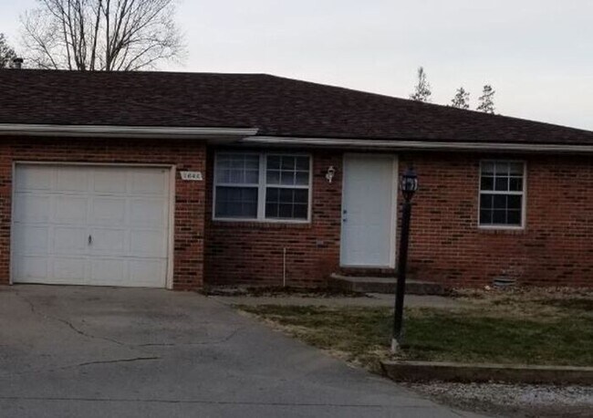 Foto del edificio - 3 Bedroom Duplex on East Side by Jones Trailhead