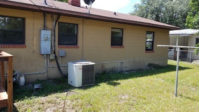 Foto del edificio - 3204 Ross Cir