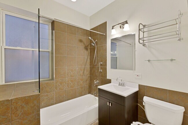 Guest Bathroom - 4529 S Michigan Ave