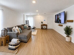 Building Photo - 20910 Zuccala Dr