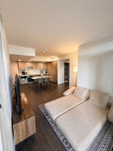 Building Photo - 10 Navy Wharf Ct