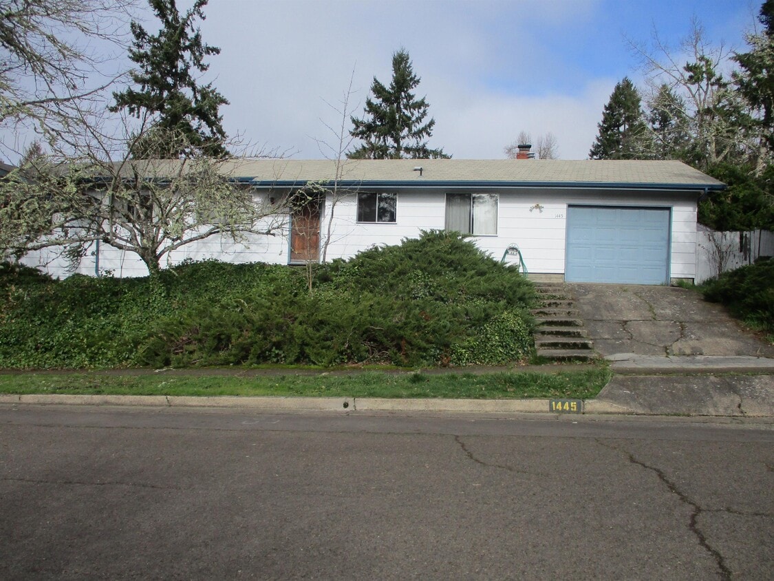 846 Goodpasture Island Rd Unit 1, Eugene, OR 97401 Room for Rent in