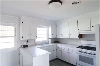 Building Photo - 431 S 109th E Ave