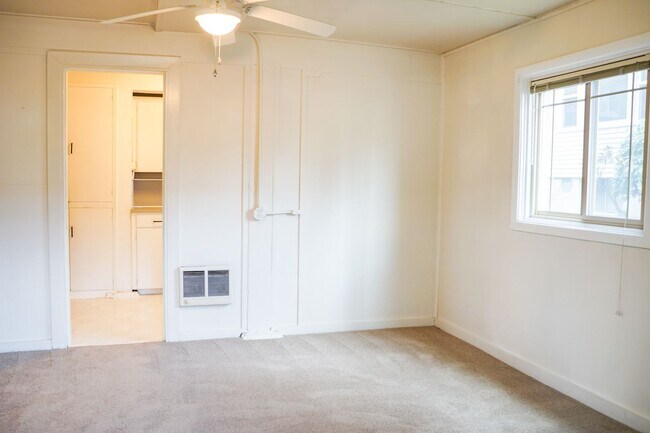 Foto del edificio - NE Studio w/ Lots of Great Built-in Storage