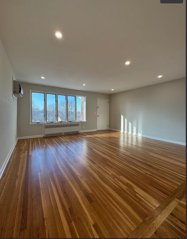 Foto del edificio - 639 Oakdene Ave