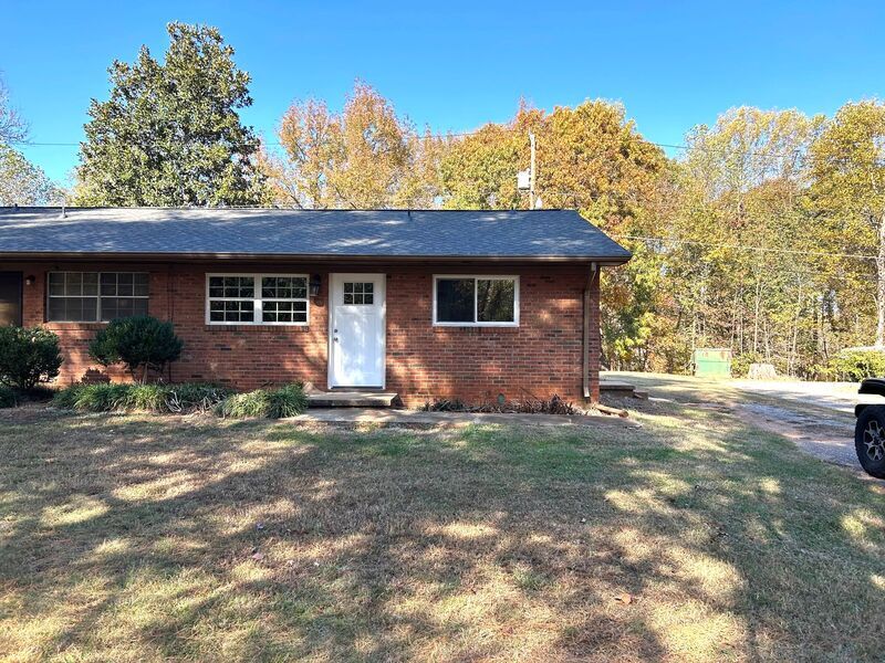 Primary Photo - 2624 State Park Rd