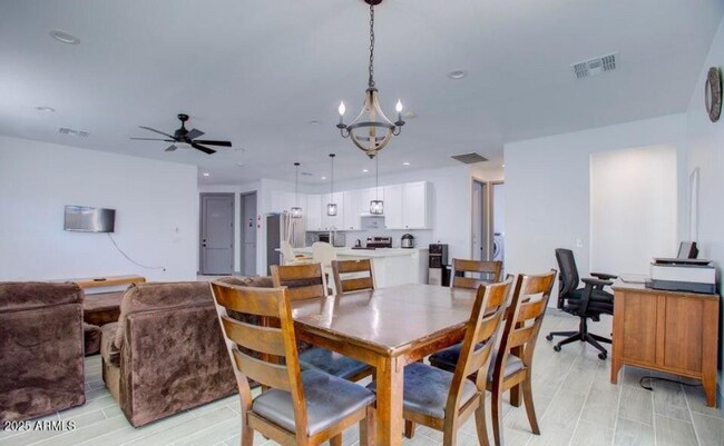 Foto del edificio - 114 N 3rd St