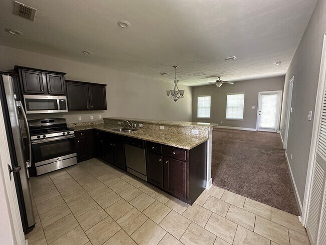 Foto del edificio - Pebble Brook unit avail NOW!!!