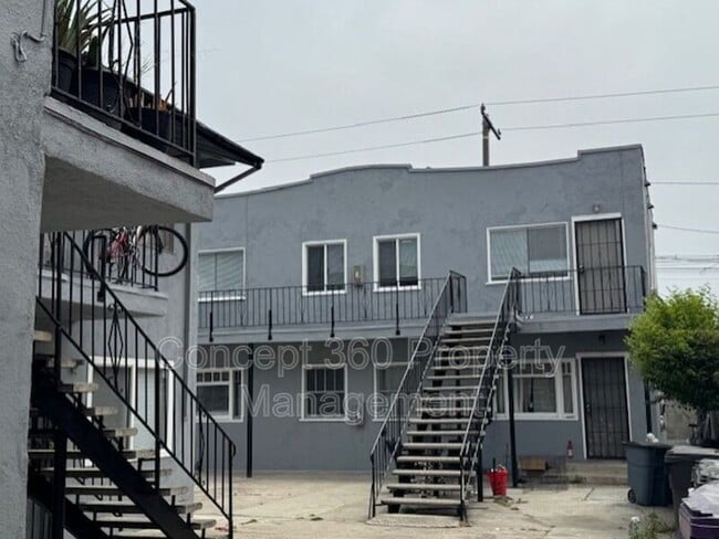 Building Photo - 758 Cerritos Ave