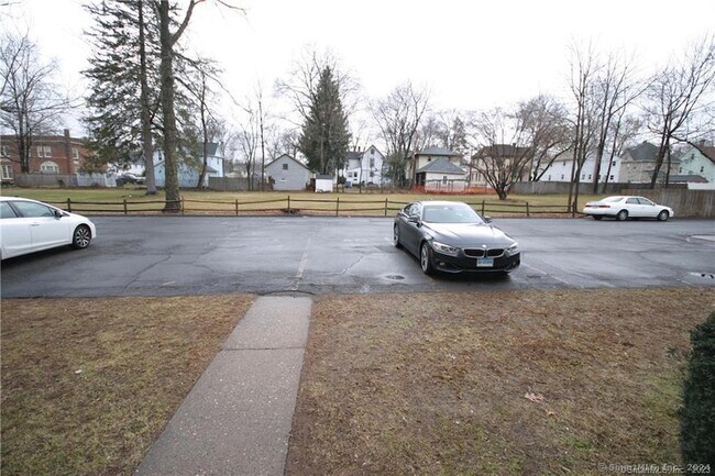 Building Photo - 173 Spruce St