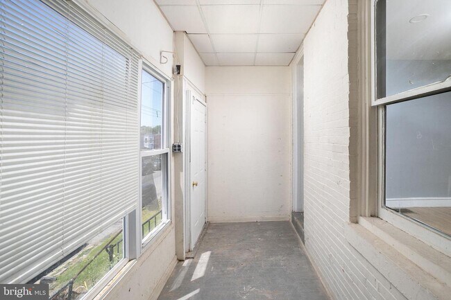 Building Photo - 519 Pine St