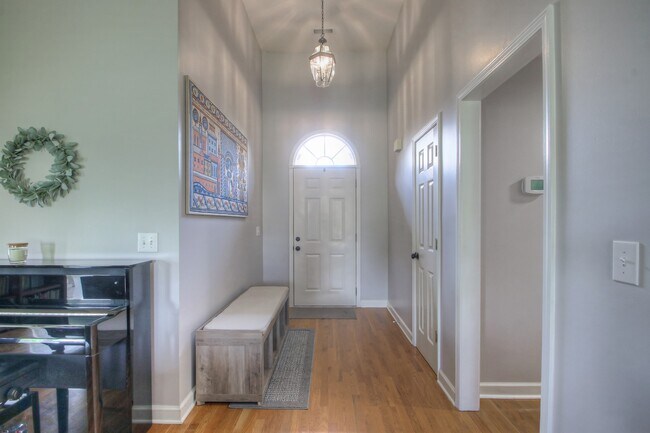 Foto del edificio - 2810 Monterey Ct
