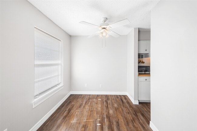 Foto del edificio - 8233 Kingsbrook Rd