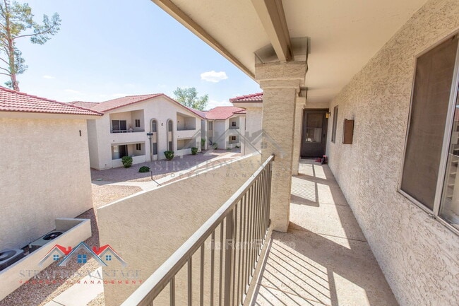 Foto del edificio - 10610 S 48th St