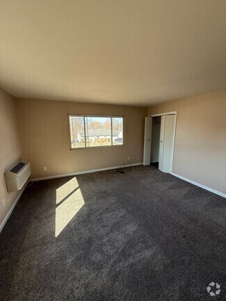 Building Photo - 240 Tedmark Ct