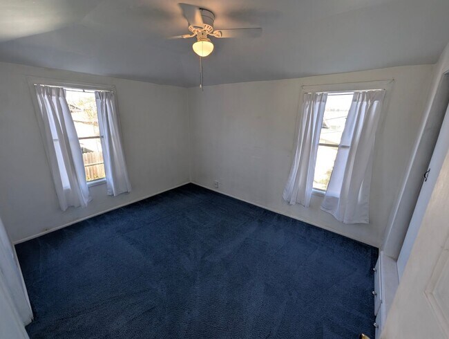 Foto del edificio - 1716 Marin St