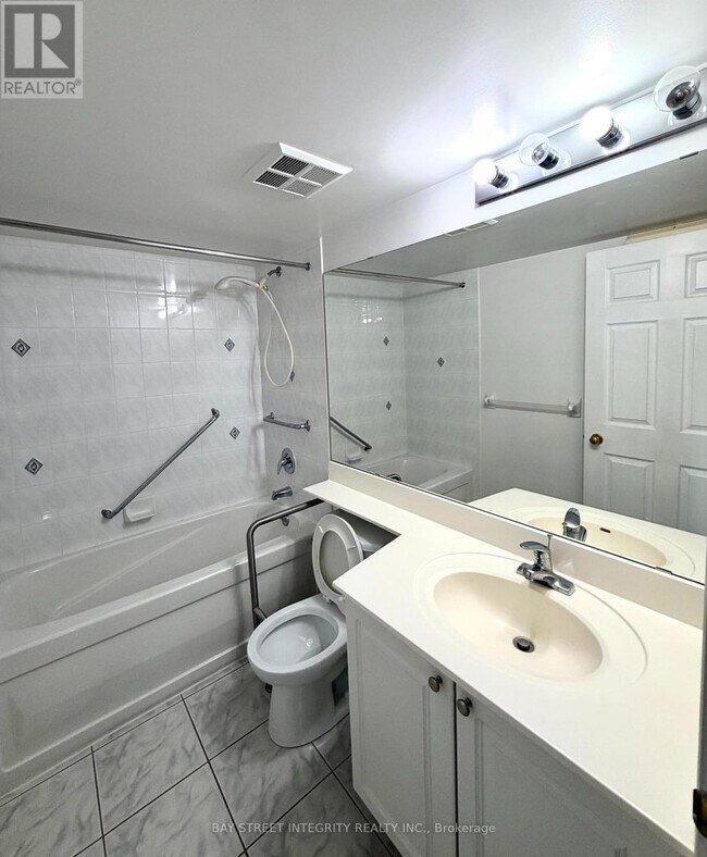 Photo du bâtiment - 2627 McCowan Rd