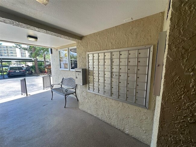 Building Photo - 2700 Cove Cay Dr