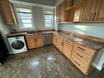 Primary Photo - 7 Orient Ave
