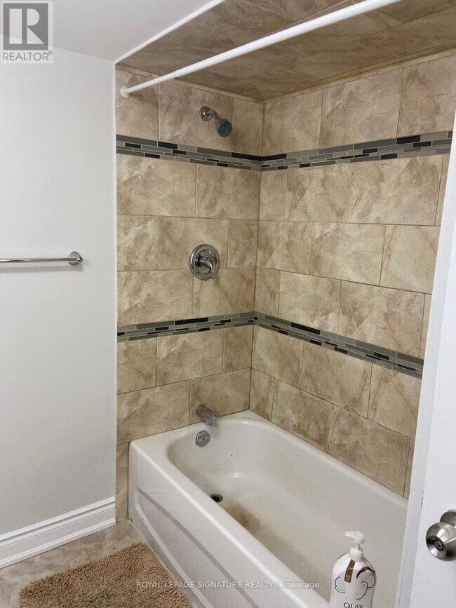 Building Photo - 3163 Galbraith Dr